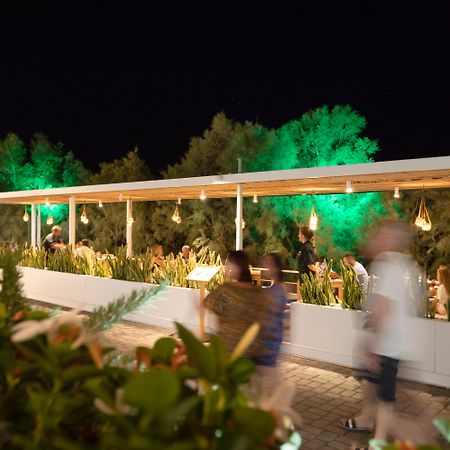 Kamari Beach Hotel エクステリア 写真