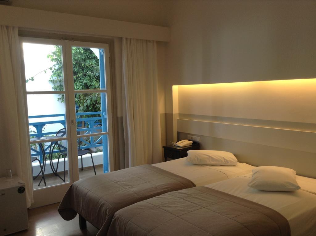 Kamari Beach Hotel エクステリア 写真