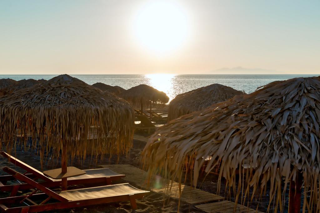 Kamari Beach Hotel エクステリア 写真